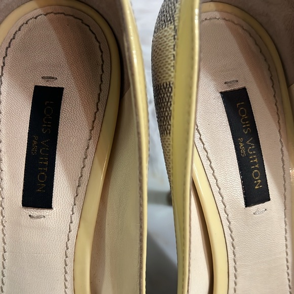 Elegant Checkered Peep-Toe Heels - Picture 7 of 10